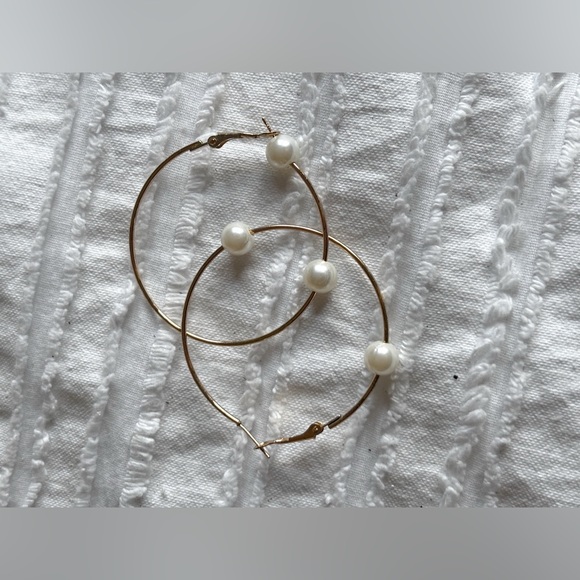 Women’s velvet blue travel jewelry bag with two pairs of women’s earrings - Picture 3 of 5